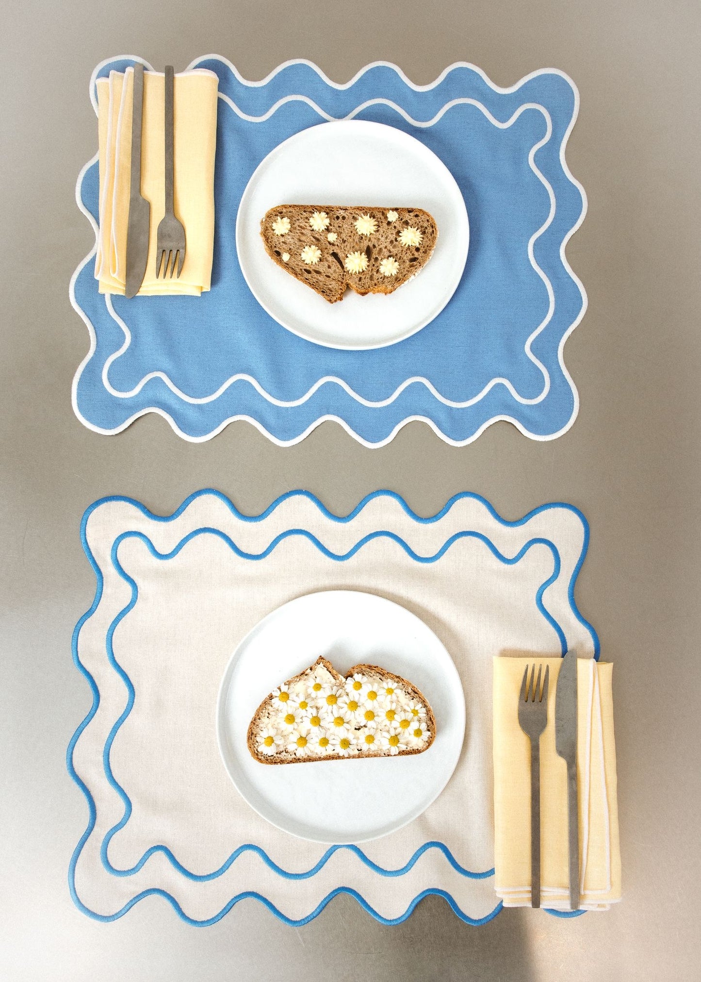 WAVY Placemats | Beige & Blue