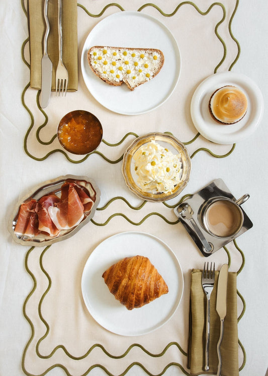 Why I Chose Placemats Over Tablecloths?