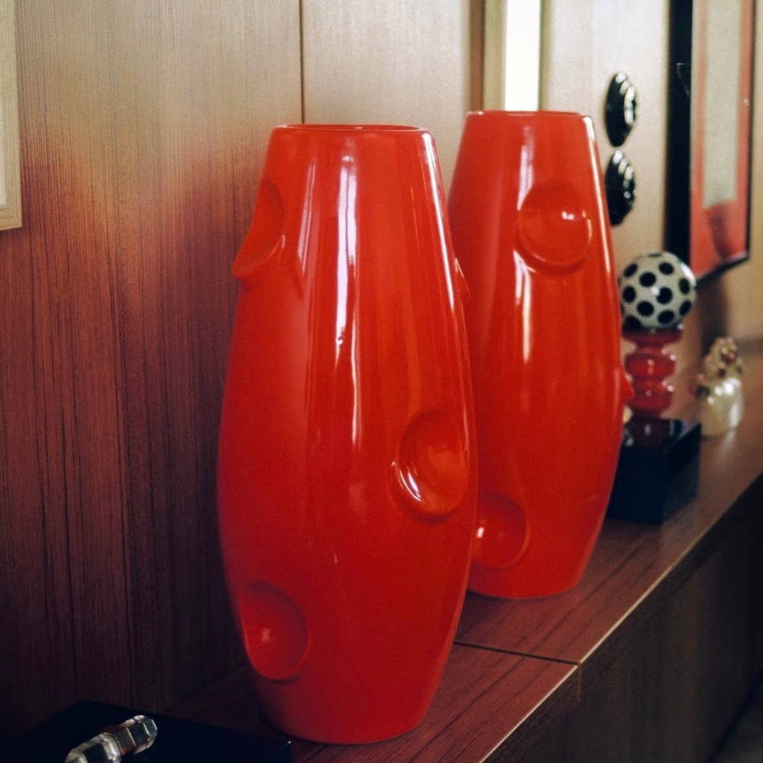 Red ceramic OKO vase by Malwina Konopacka