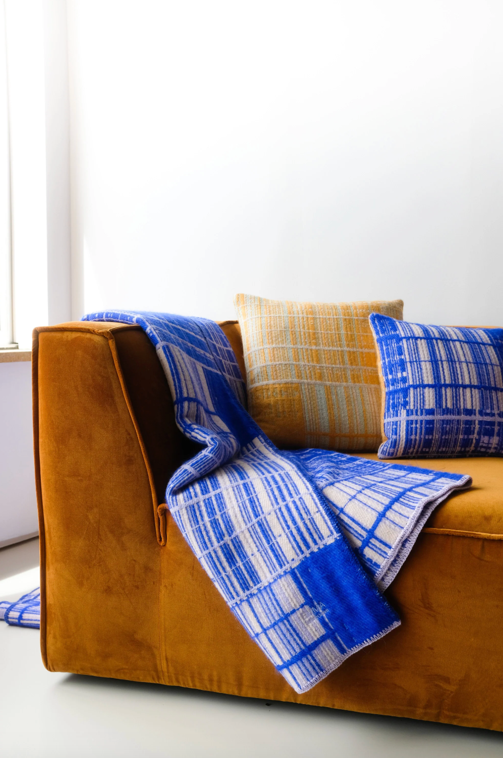 Pillow BEYOND BOLD | UNI Peach